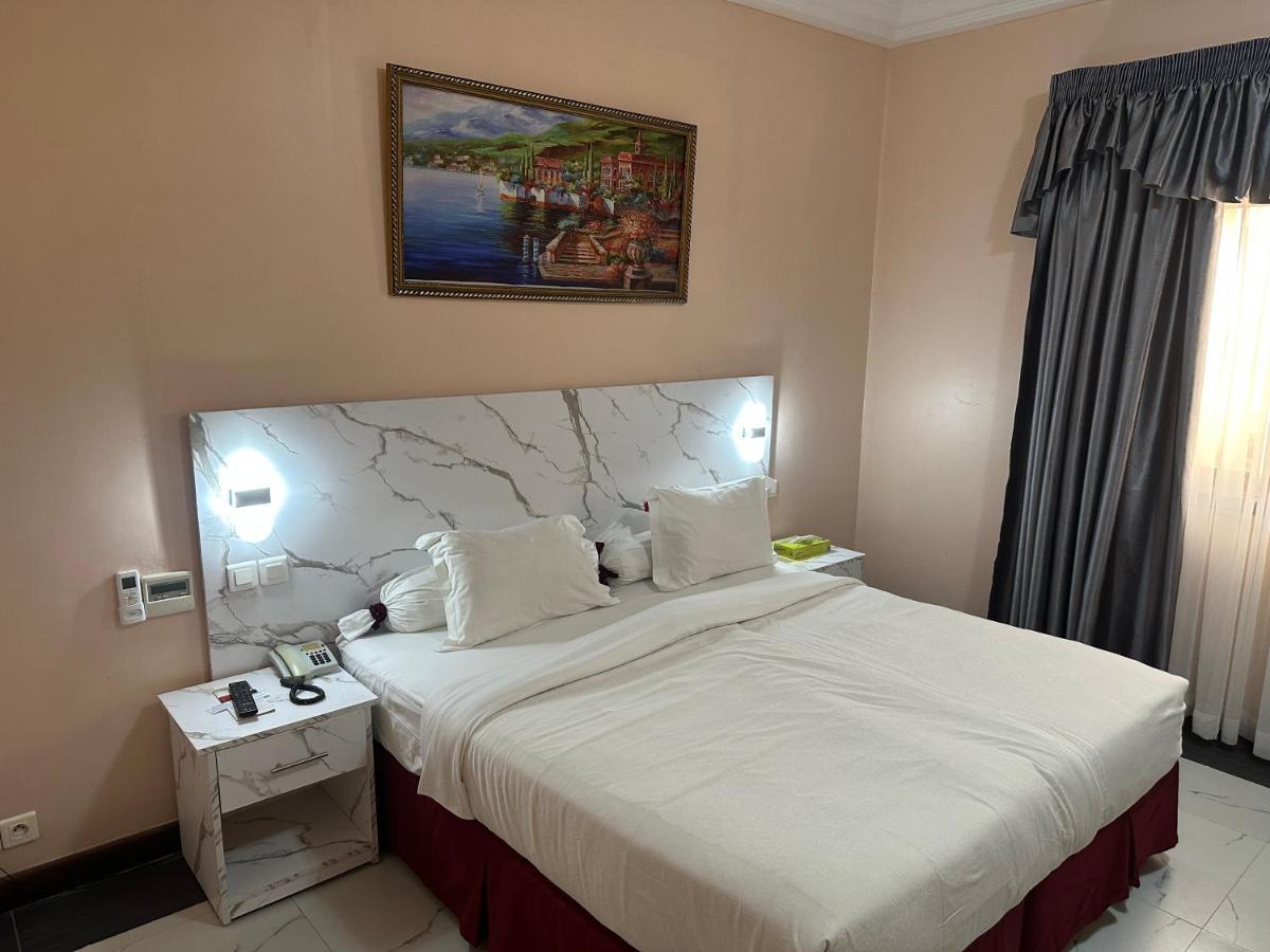 Hotel Fleur De Lys Almadies Dakar Esterno foto